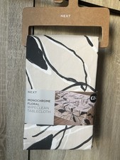 Black/Natural Floral Wipe