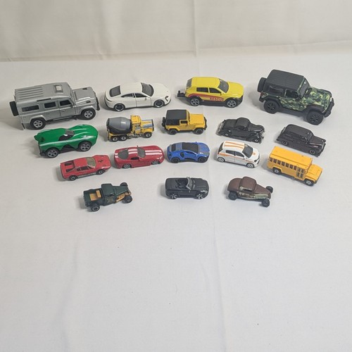 Diecast vehicle bundle - vehicle, x17