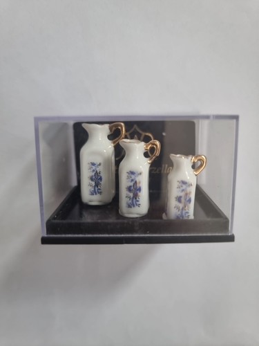 Dolls house 12th - house, scale