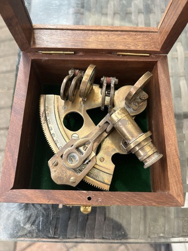 Sextant