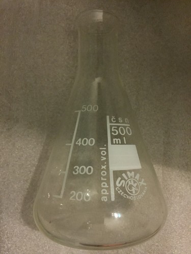 Pyrex lab glassware 500ml - lab,