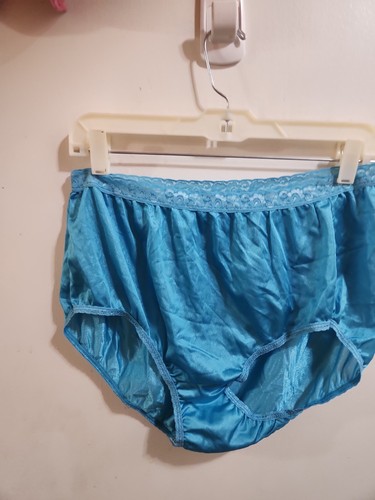 Hanes size shiny nylon - size,