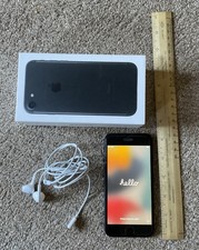 Apple iPhone 7 32GB BLACK Unlocked Smartphone