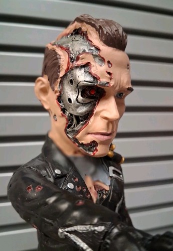 Terminator figure figurine - terminator,