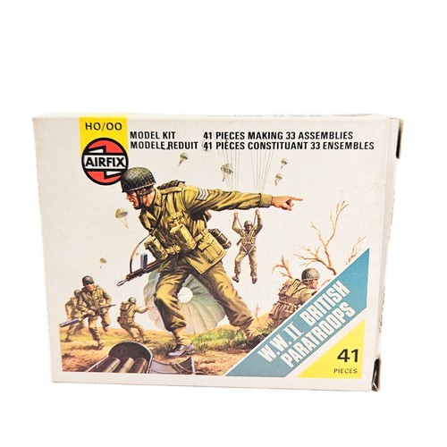 Airfix paratroopers scale - 1:72,