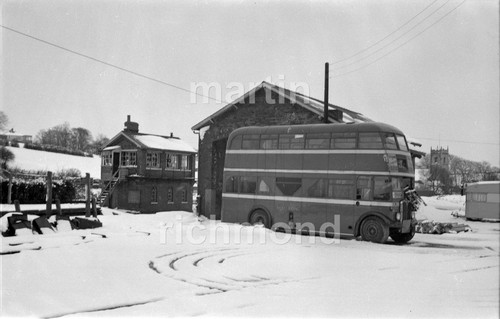 West riding bus - west, signal
