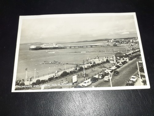 Promenade central pier - &,