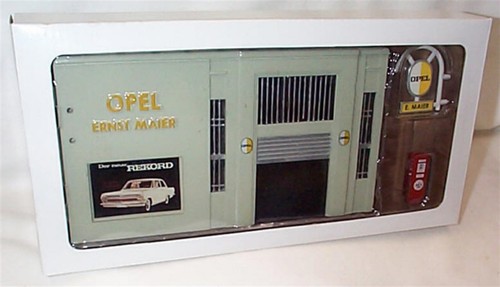Opel total garage fuel - 1:43,