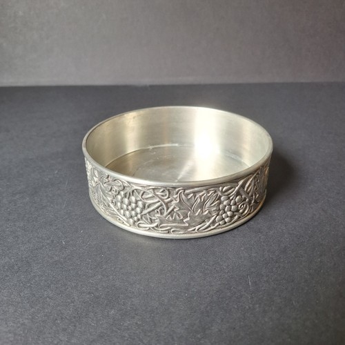 Royal selangor pewter - v&a,