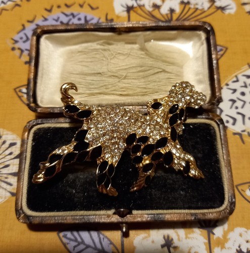 Vintage style goldtone running - goldtone,