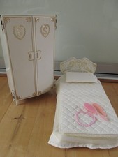 VINTAGE SINDY DOLL CHERUB BED