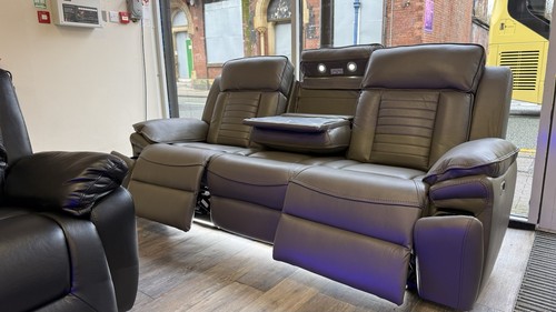 Brand new seater - brand, 3