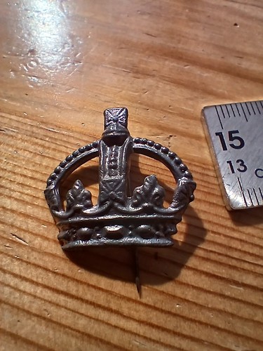 Wwii kings crown - kings, pin