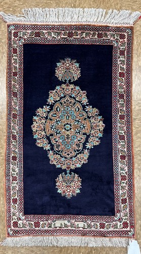Silk hand knotted - hand,
