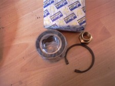 Front wheel hub bearing kit
