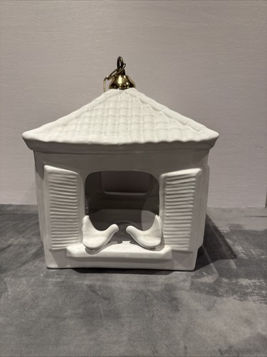 Large vtg white ceramic - vtg, hand