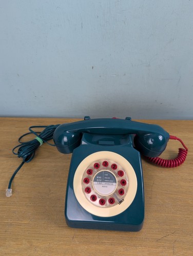 Retro style telephone 746 - retro,