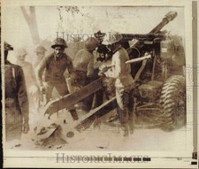 1971 Press Photo Indian gun