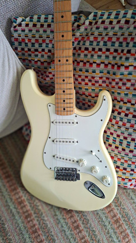 Fender standard stratocaster - standard,