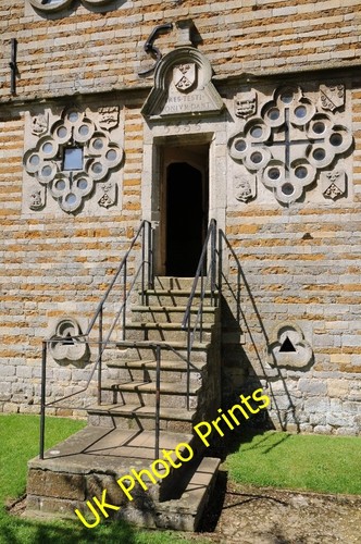 Photo 6x4 entrance tresham - entrance,