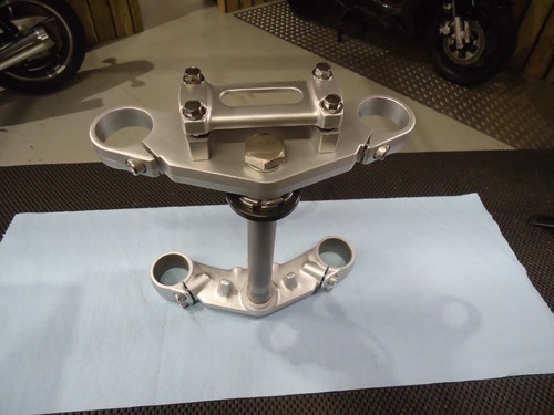 Kawasaki 750 zephyr fork yokes - zephyr,