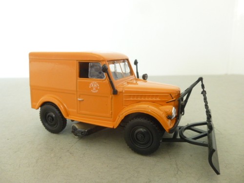 Russian 1950 gaz - gaz, snow