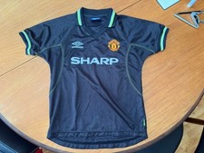 Man United 1998/99 Umbro 3rd football kit size 146cm boys black green