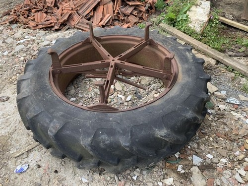 38 michelin tyre - 13.6,