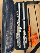 FLUTE - PRELUDE FL700E.                                      by Conn Selmer.