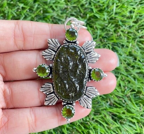 Natural moldavite free size - free,