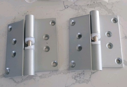 Left cubicle cranked hinge - left,
