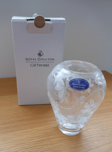 Royal doulton cut vase 13cm - doulton,