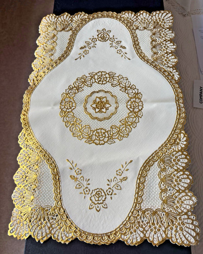 Set four cream gold vinyl - &,