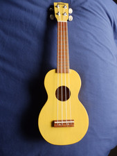 Mahalo Ukulele MK1TBS Kahiko Series Soprano Ukulele, Yellow & How to Play Book.