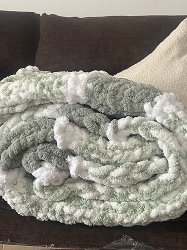 Sage chunky knitted - sage,