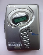 sony Walkman FM/AM digital radio and cassette player complete with original case