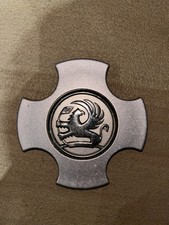 1xVAUXHALL 4 STUD CORSA /ASTRA ALLOY WHEEL CENTRE CAP