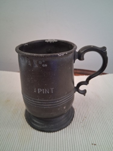 Old pint pewter tankard - 1/2,