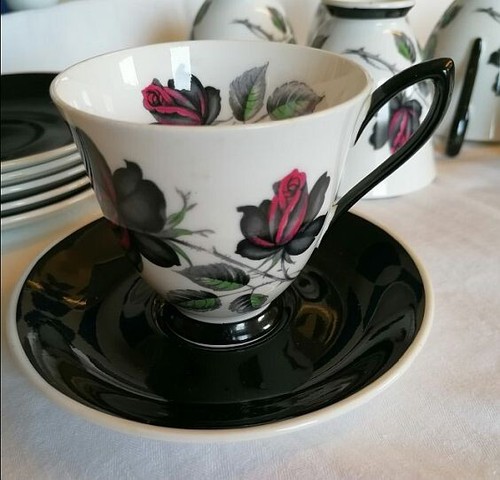 Royal albert masquerade - royal,
