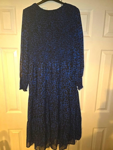 Roman blue black animal - &,