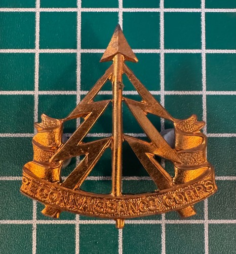Recconaissance corps cap badge - cap,