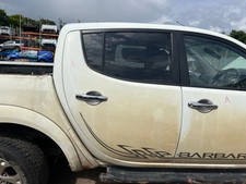 MITSUBISHI L200 DOOR RIGHT