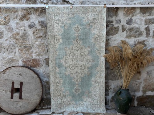 Hand woven vintage carpet - carpet, 4x7