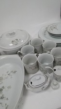 Vintage Floral Fine China Dinnerware Set 32-Piece Mixed Crockery Set