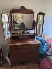 Antique Victorian Mahogany Dresser Table with Tri-Fold Mirror – Art Nouveau Desi