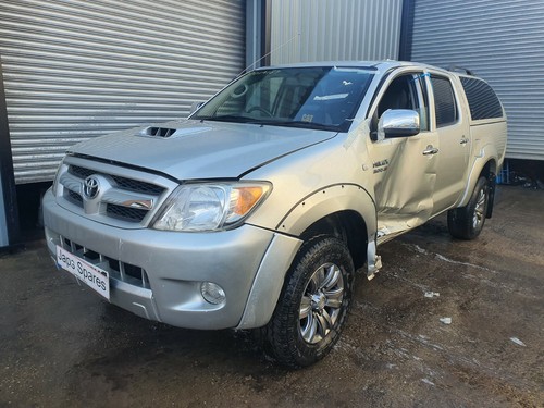 Toyota hilux breaking spare - toyota,