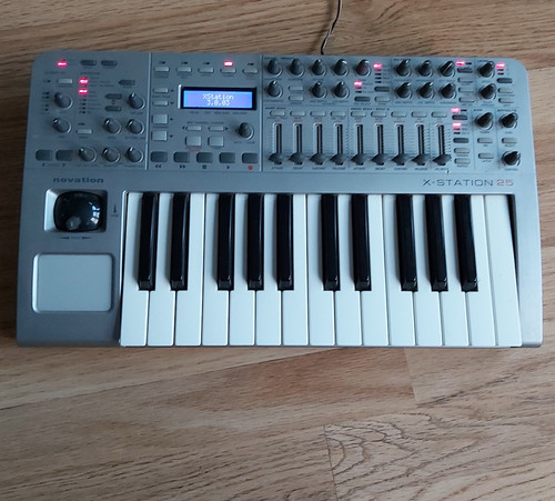 Novation station 25 - novation,