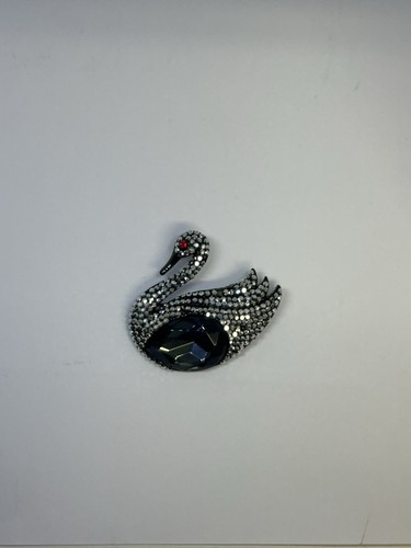 Swan broach costume jewellery - costume,