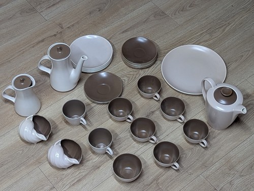 Poole pottery twintone the - poole,