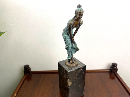 Bronze sculpture woman with - bronze,